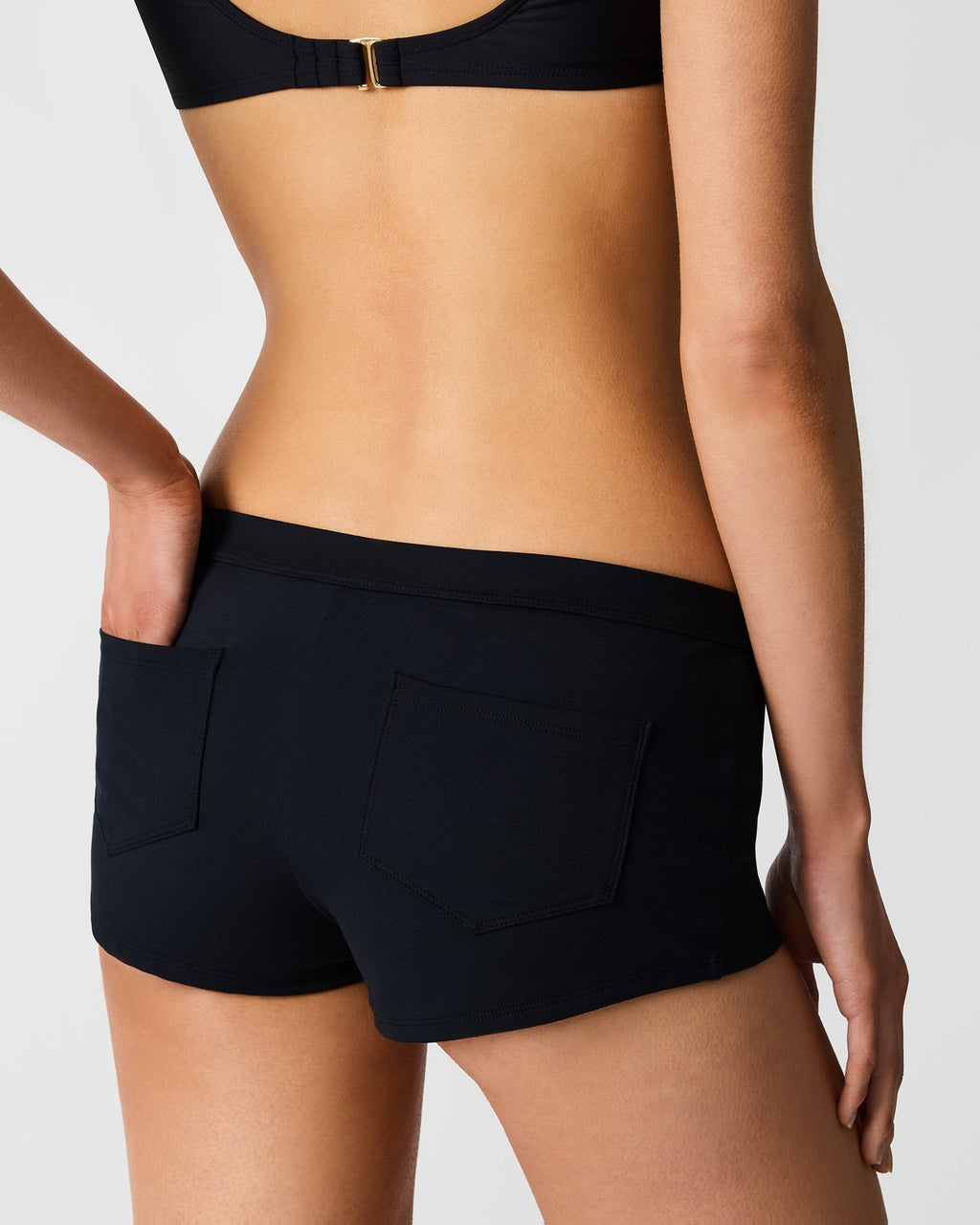 WHAT A STUD BIKINI BOTTOM BLACK  Famous | Online Store