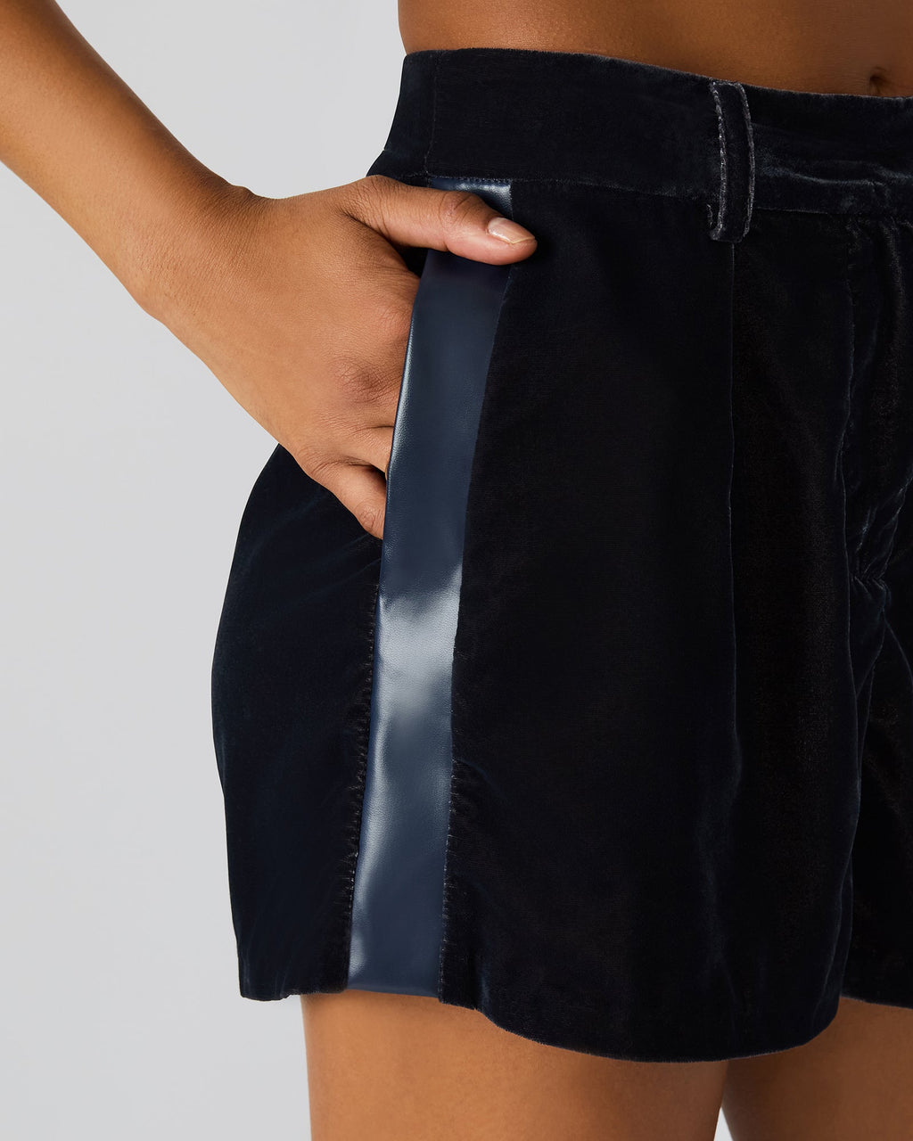 MINNETTA SHORT INDIGO HAZE  Famous | Online Store
