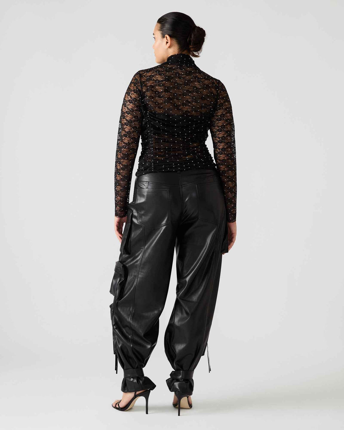 BAYLEE TOP BLACK