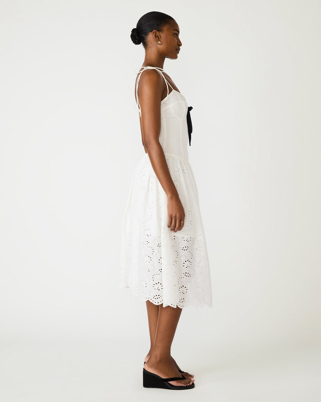 JULIARA DRESS WHITE  Famous | Online Store