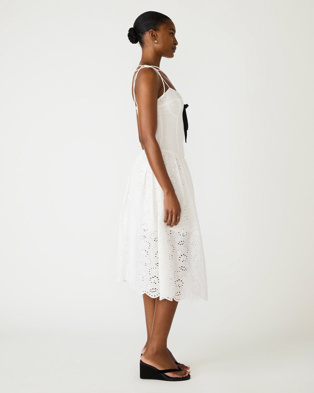 JULIARA DRESS WHITE  Famous | Online Store