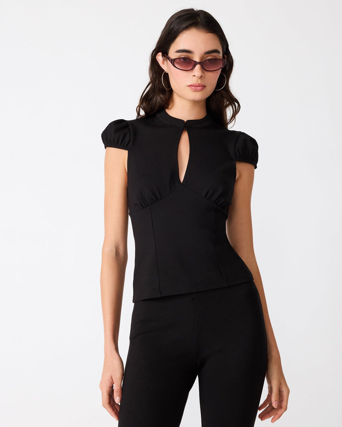 KEYHOLE TOP BLACK  Famous | Online Store
