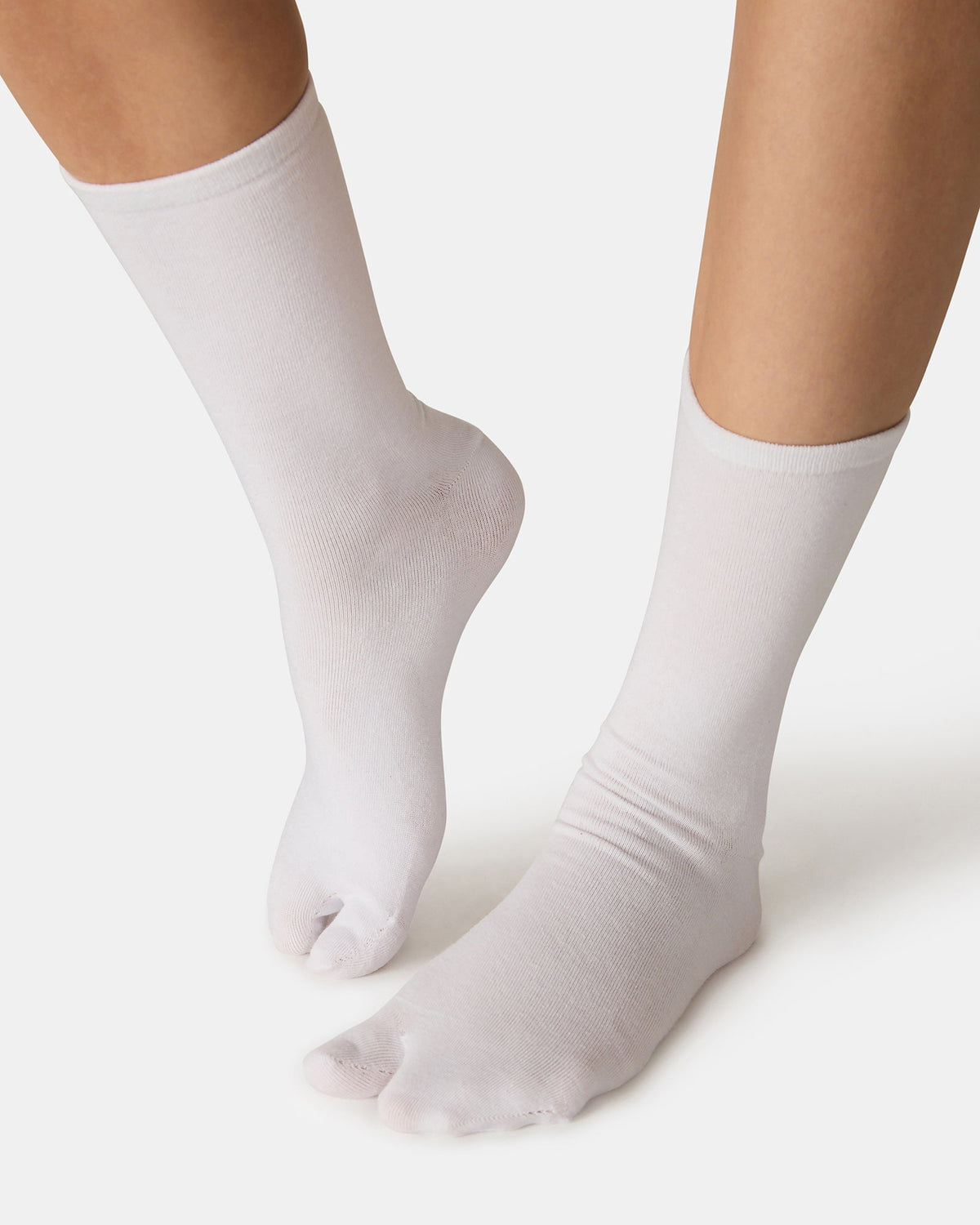 SPLIT TOE CREW SOCKS BLACK/WHITE  Famous | Online Store