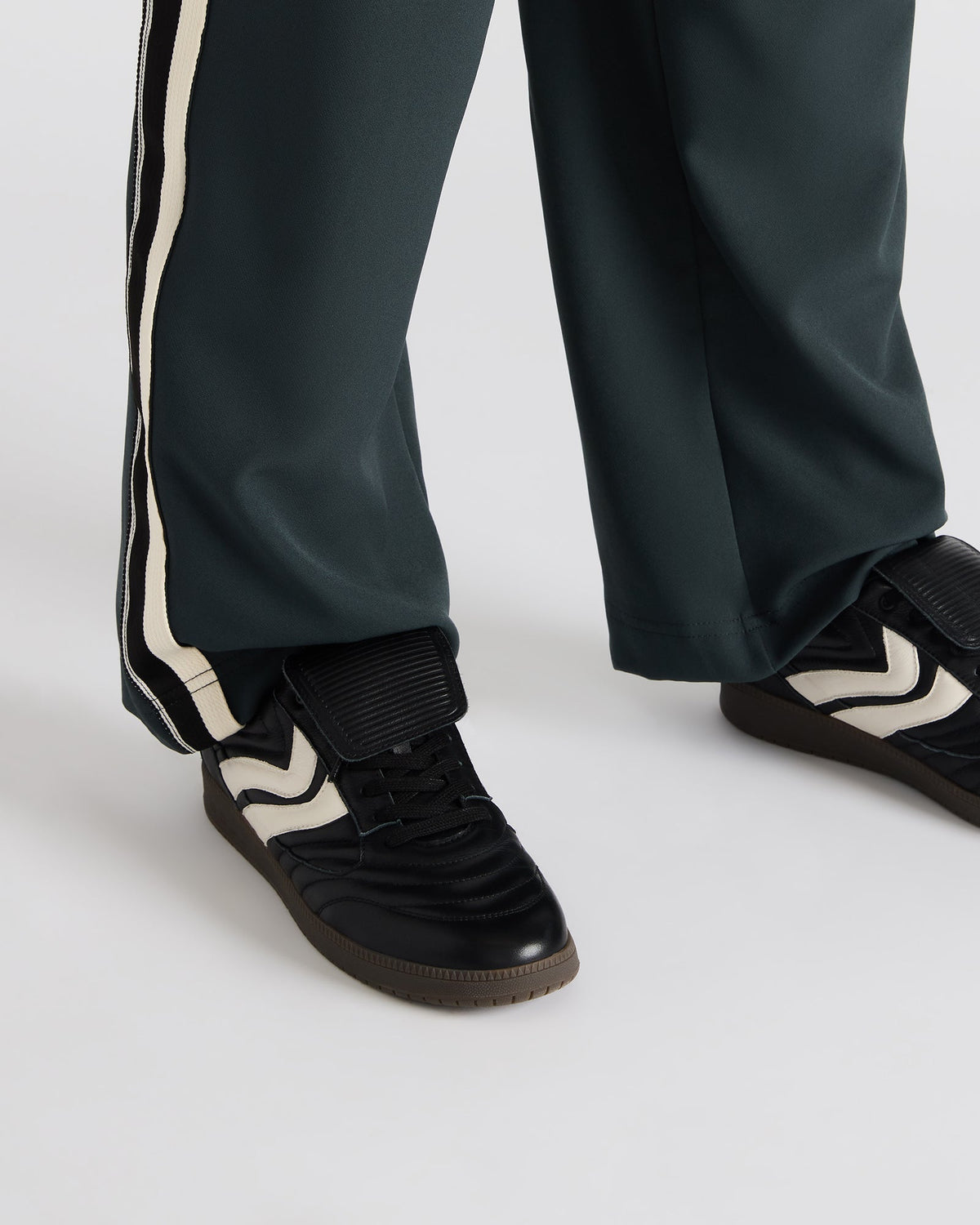 JANOS BLACK LEATHER  Famous | Online Store