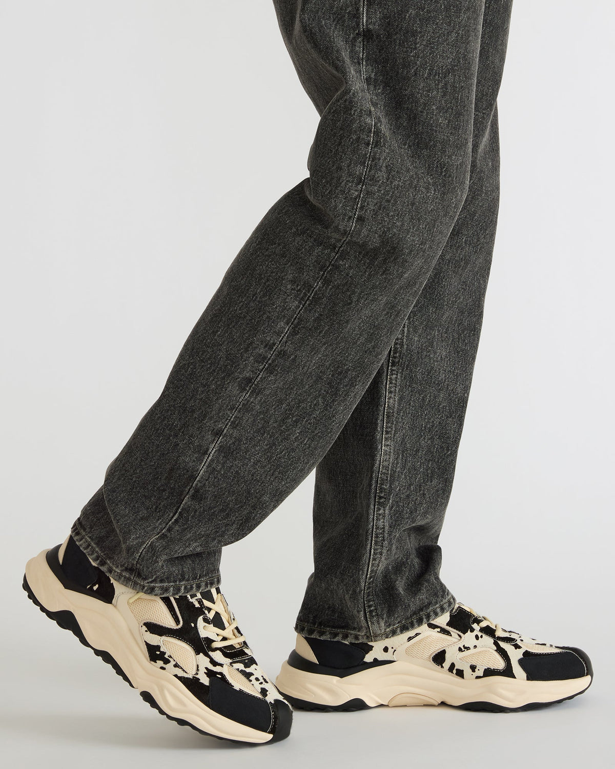 SALVADOR BLACK/WHITE  Famous | Online Store
