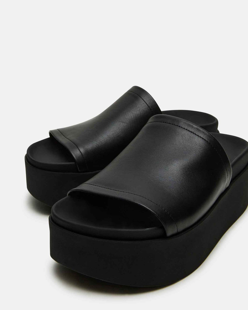 ARWEN BLACK LEATHER