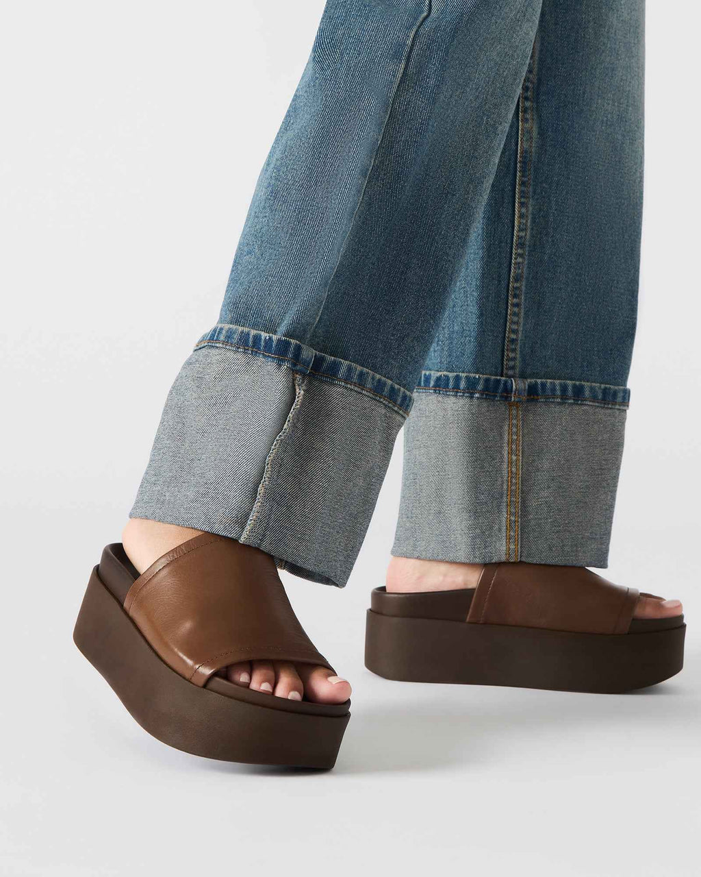 ARWEN BROWN LEATHER