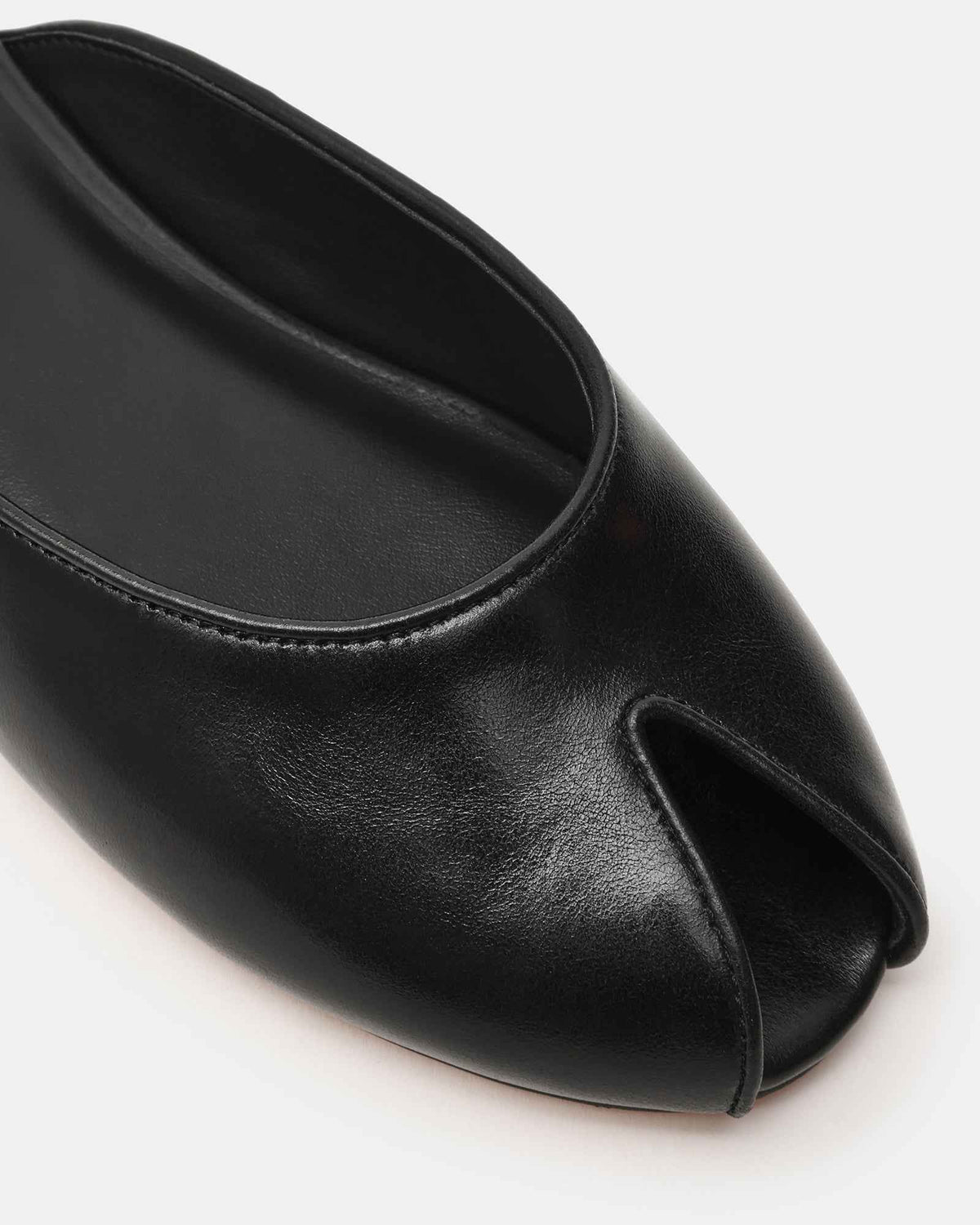 BLOSS BLACK LEATHER