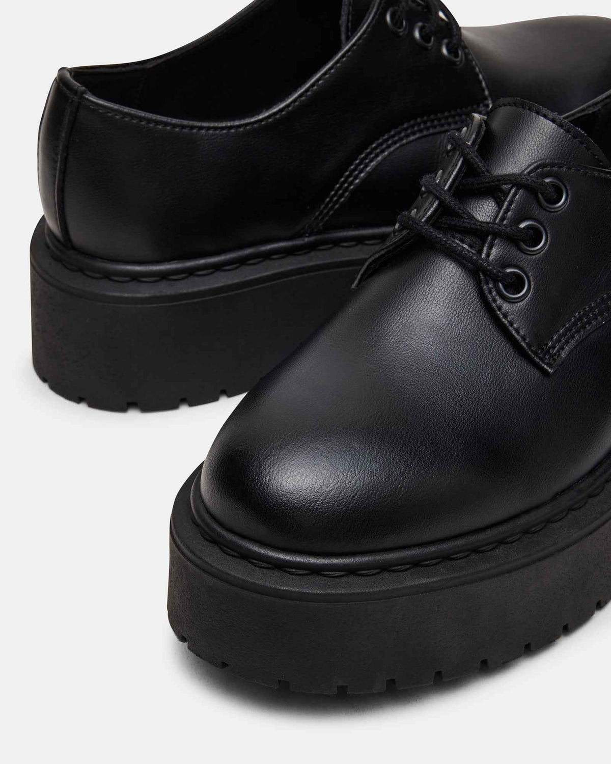 BURNEY BLACK LEATHER