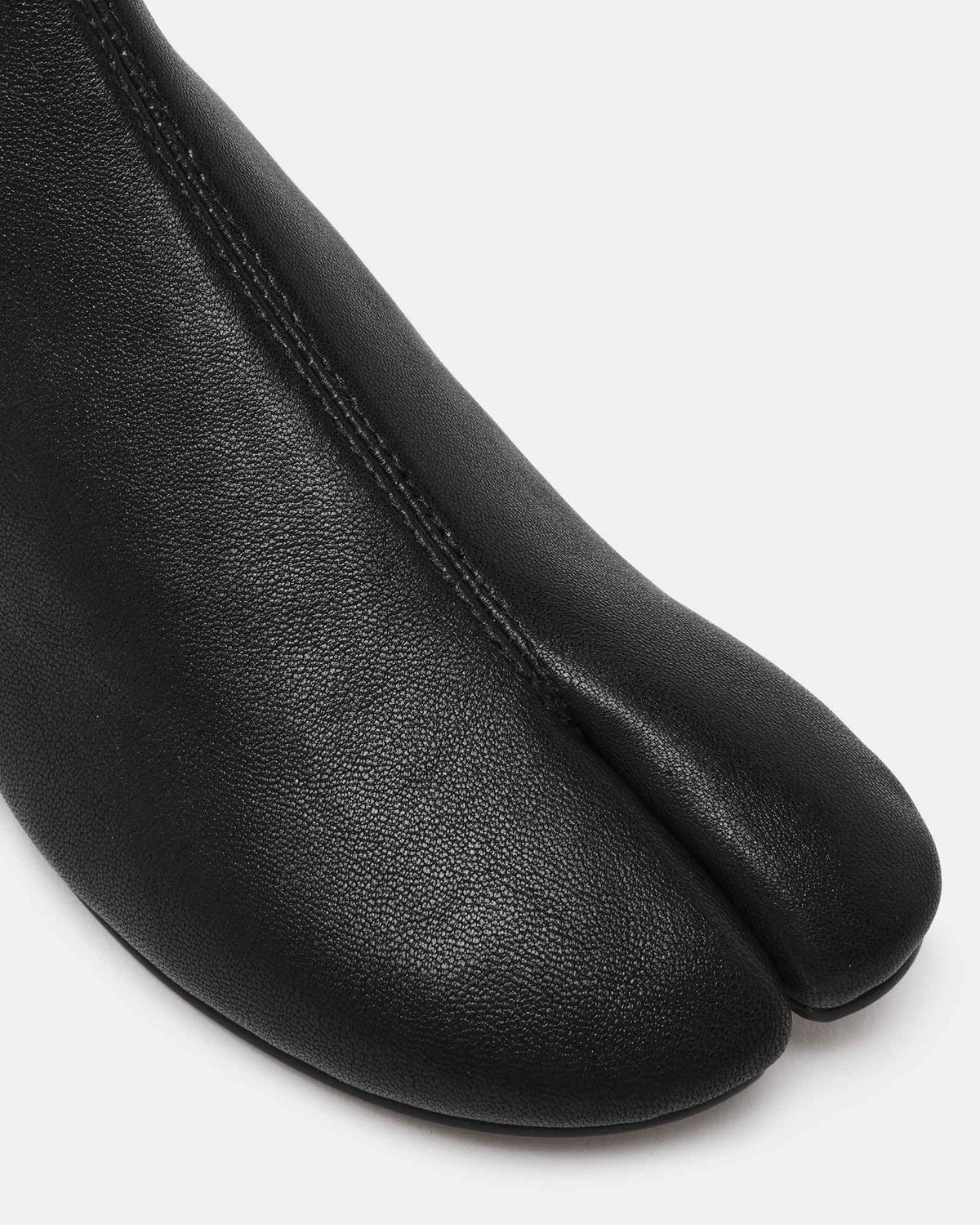 CALORA BLACK LEATHER