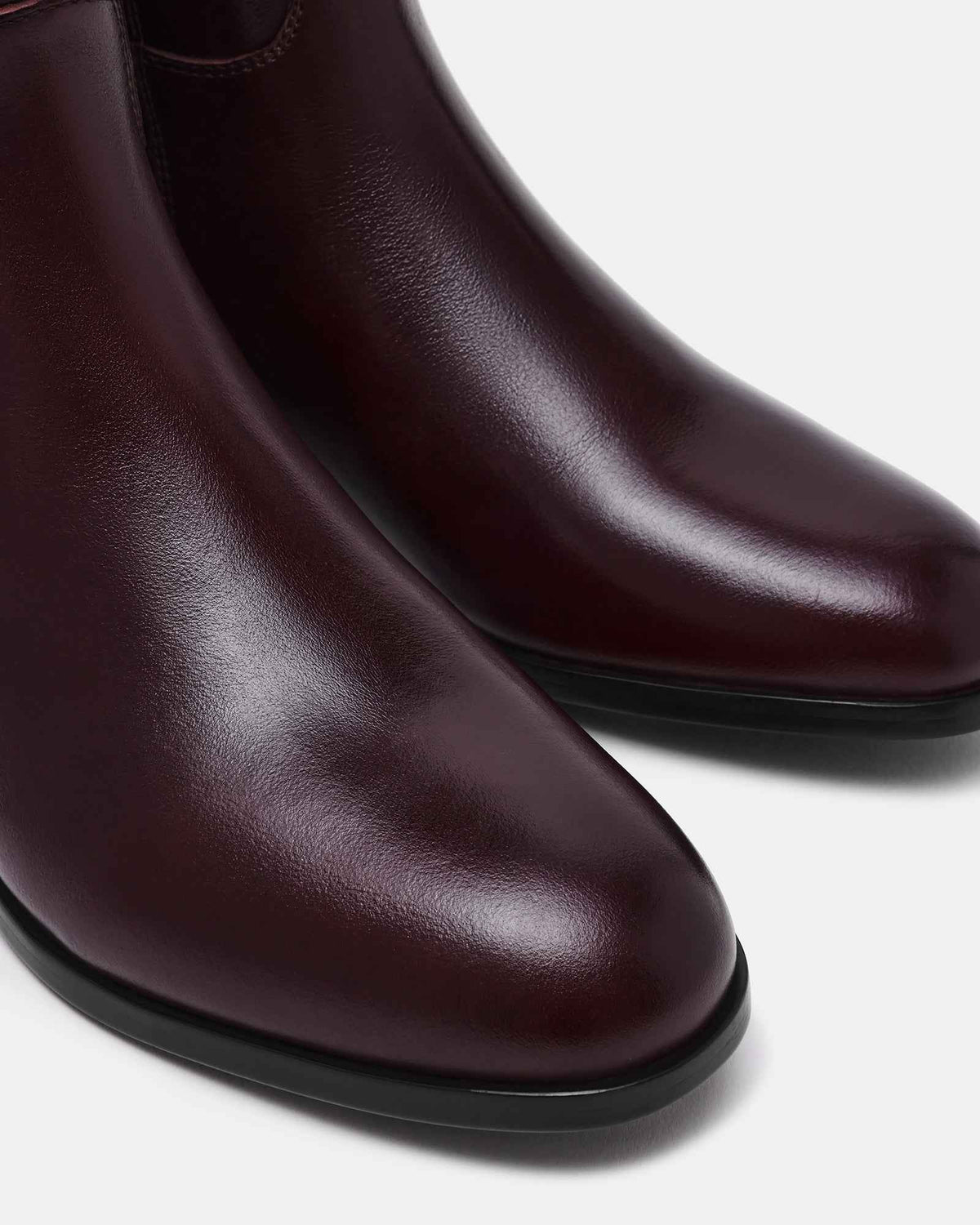 CANTER DARK CHERRY LEATHER