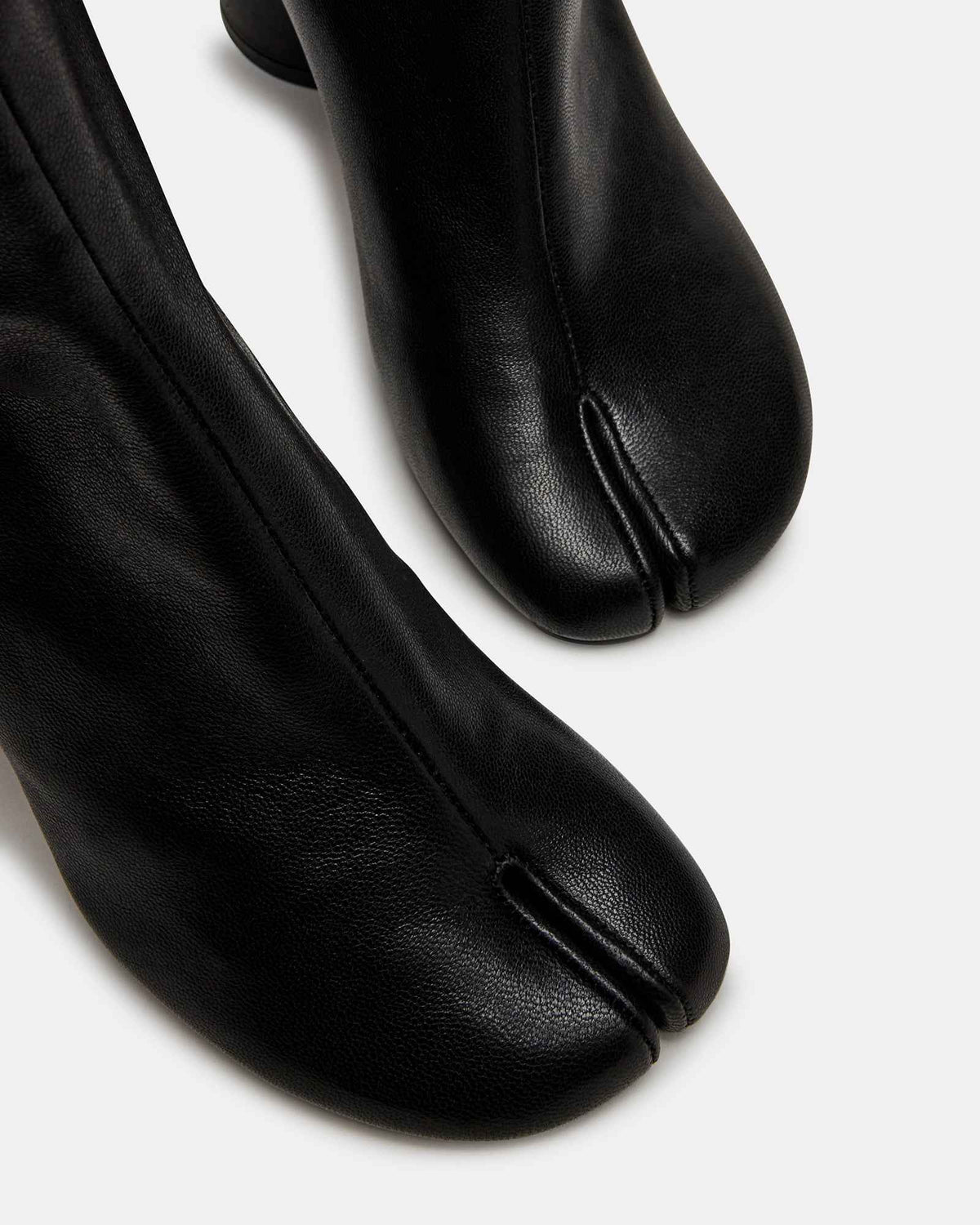 CARO BLACK LEATHER