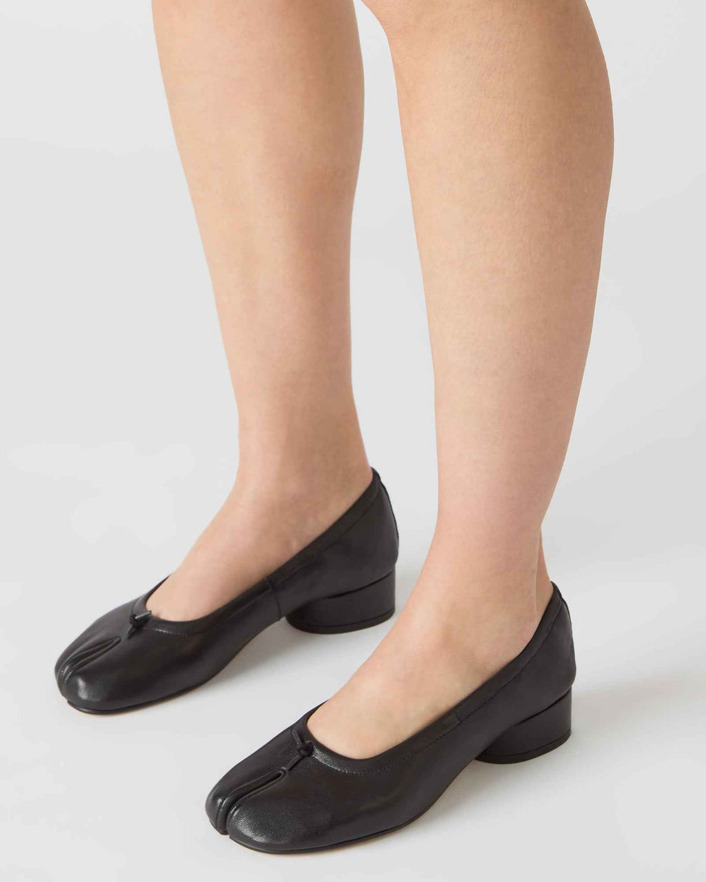 CYRA BLACK LEATHER