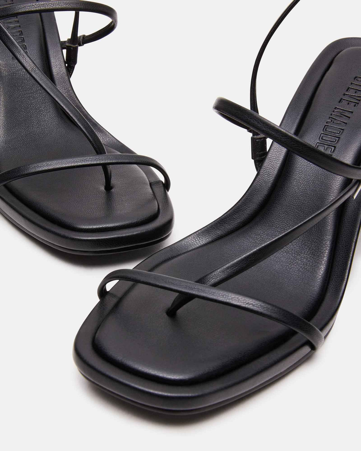DIORA BLACK