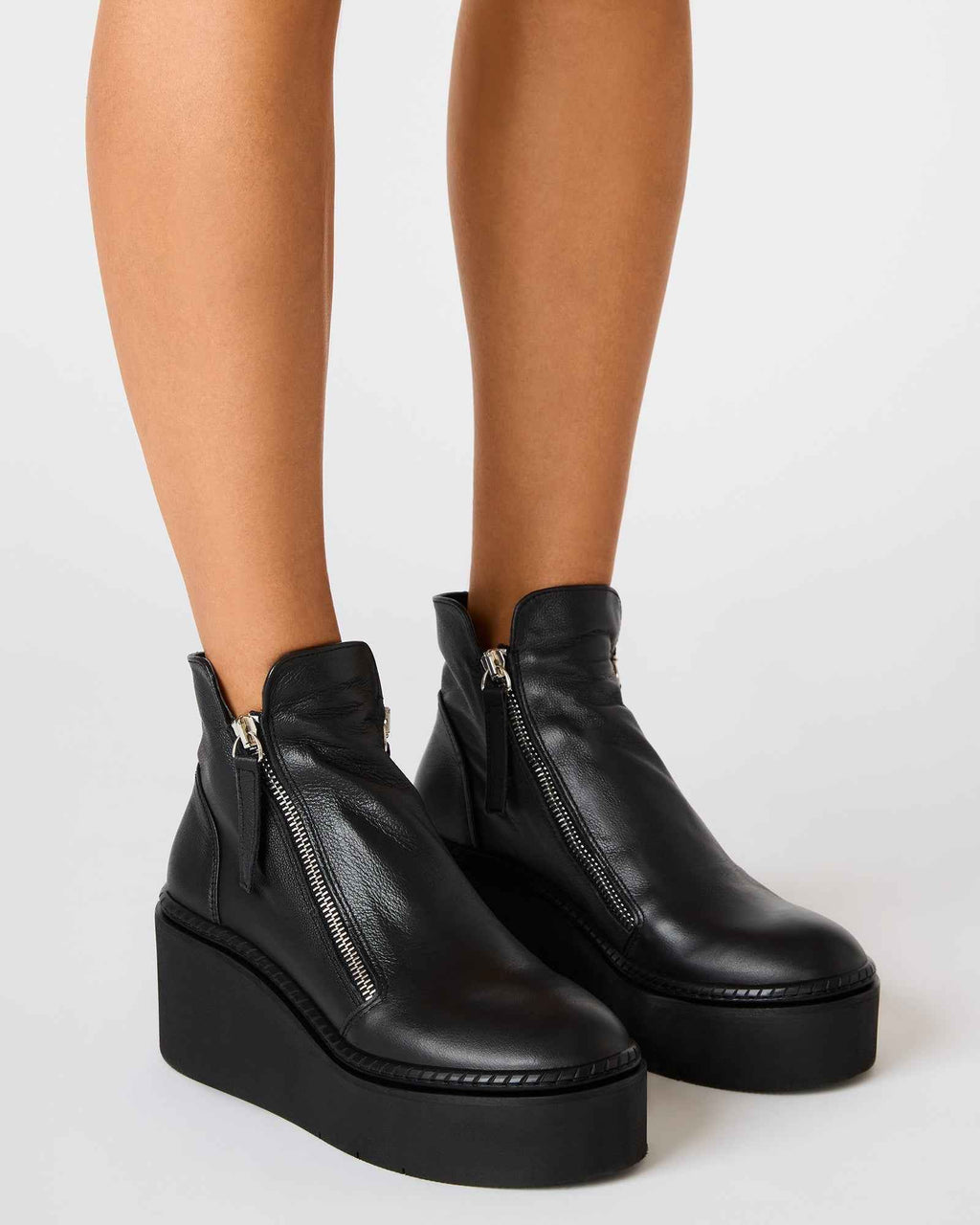 DRIFT BLACK LEATHER