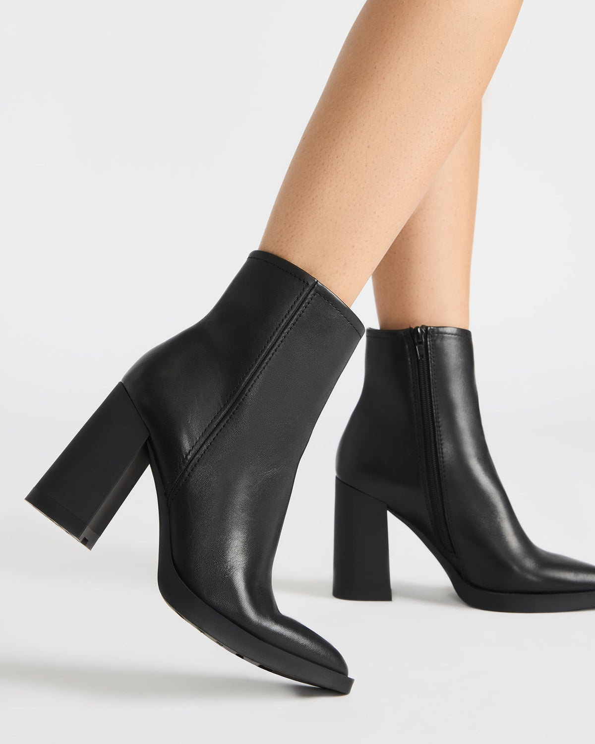 HARDEN BLACK LEATHER  Famous | Online Store
