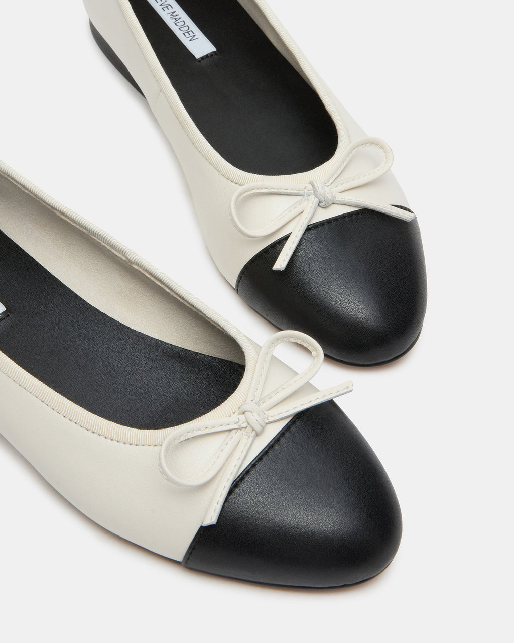 KIT WHITE/BLACK  Famous | Online Store