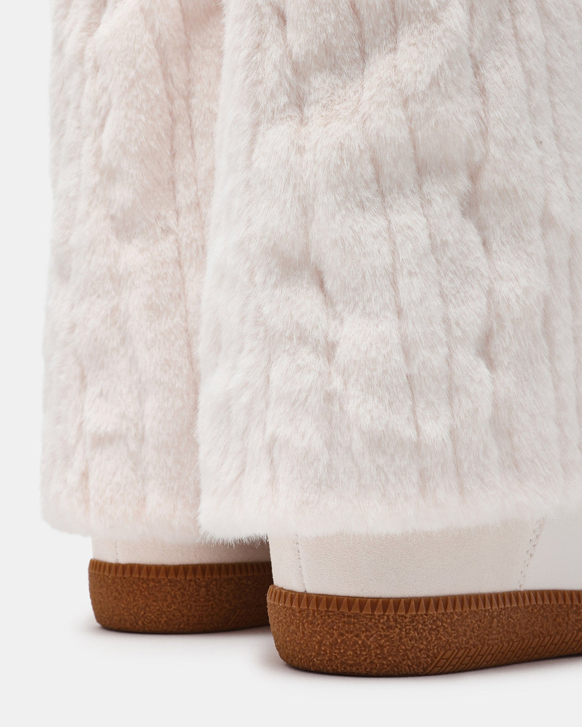 MAVIS FAUX FUR WHITE SUEDE  Famous | Online Store