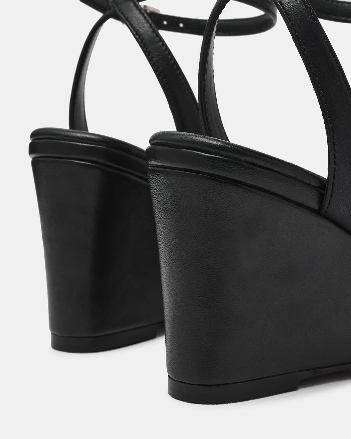 MYKA BLACK LEATHER  Famous | Online Store