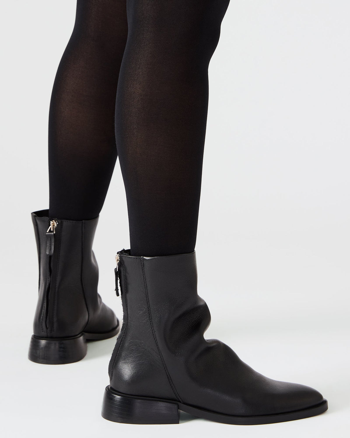 NEXIE BLACK LEATHER  Famous | Online Store