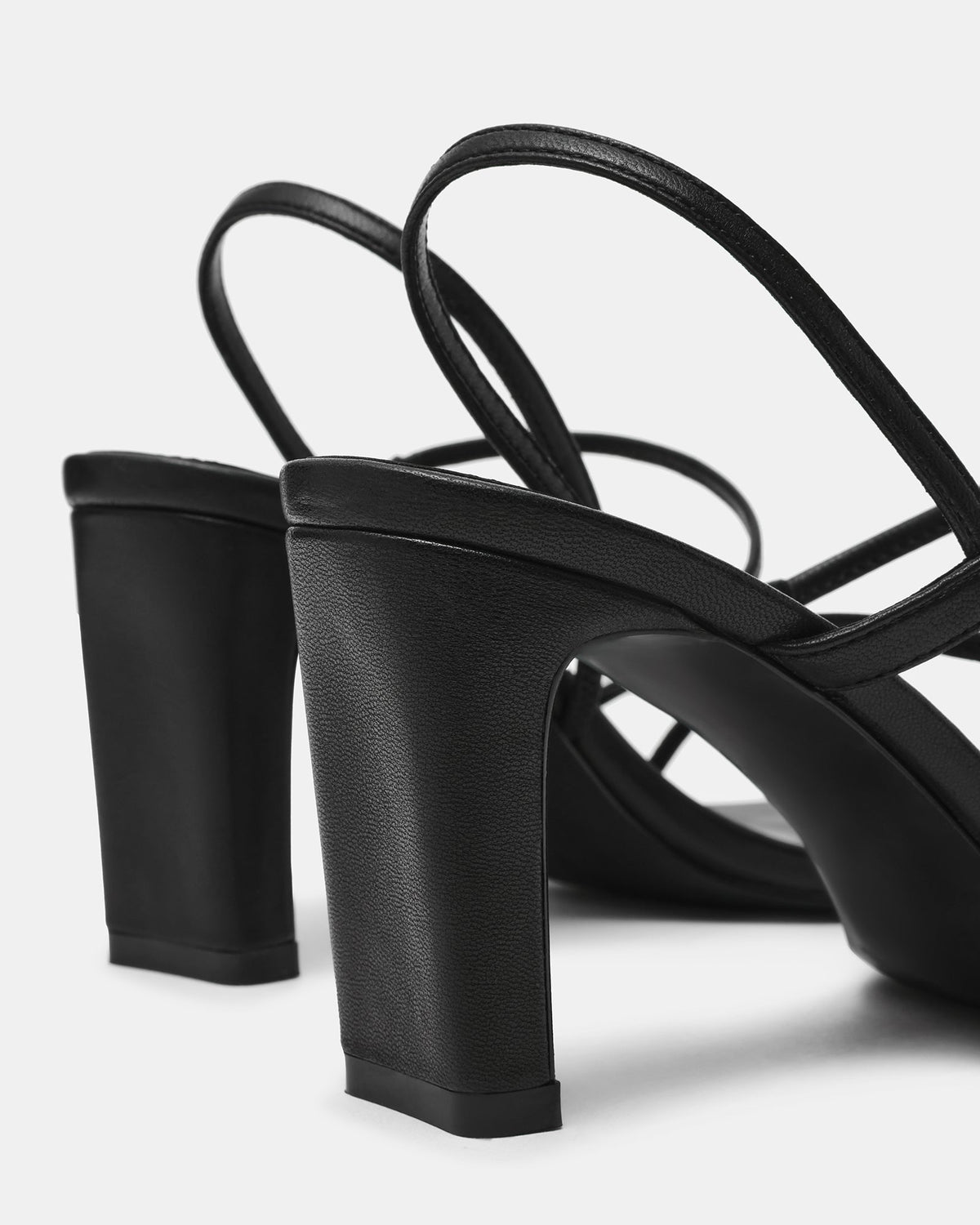 VINETIA BLACK LEATHER  Famous | Online Store